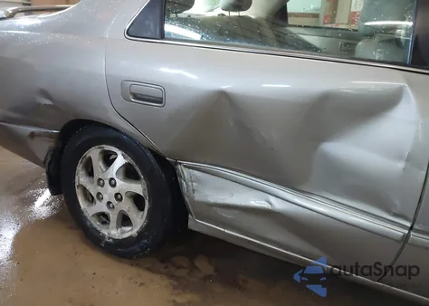 1999 Toyota Camry Xle V6 z USA, uszkodzony, nr VIN 4T1BF28K1XU078861